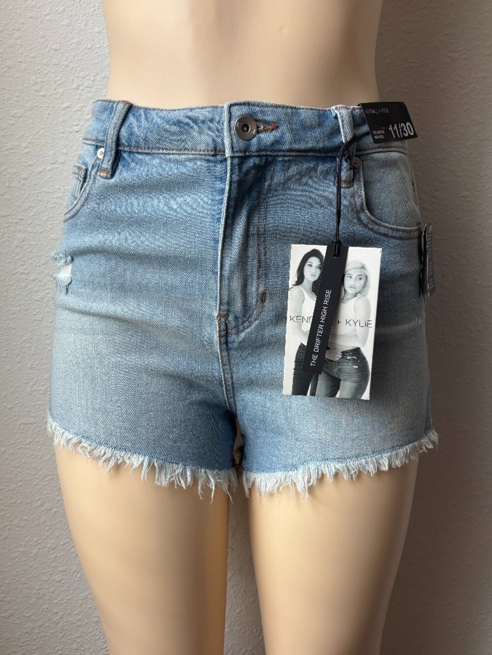 Kendall + Kylie The Drifter High Rise Denim Shorts Light Wash Raw Hem 11/30